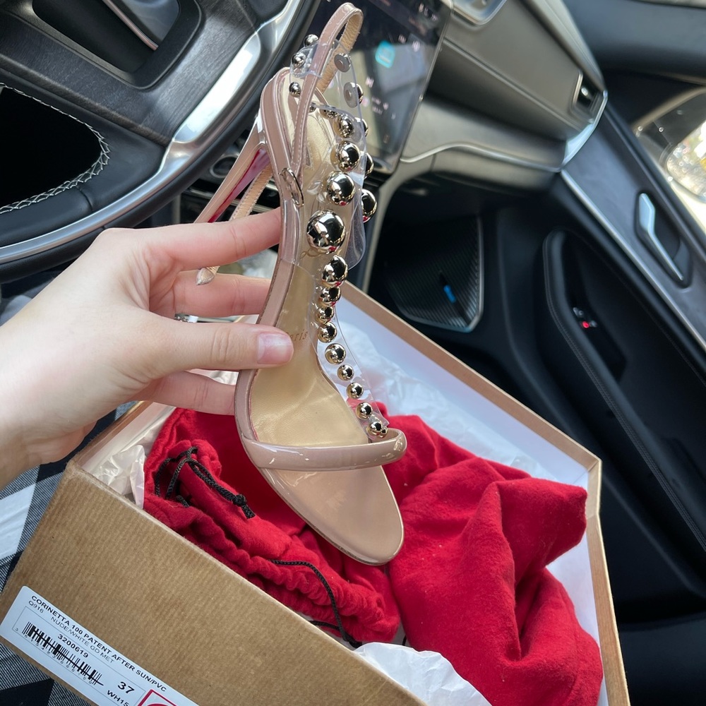 Breath taking Christian Louboutins sold out everywhere 🚨 brand new never worn